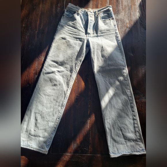 EUC LEVIS Light Blue Women's Ribcage Ankle Jeans-26 - Picture 5 of 12